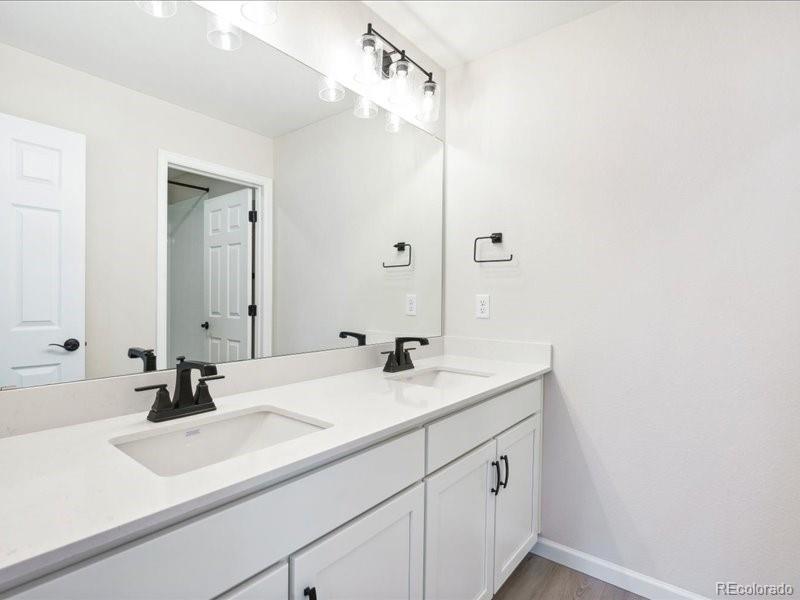 7345 Waterloo Way, Aurora, CO 80016, 5 Bedrooms Bedrooms, ,5 BathroomsBathrooms,Residential,For Sale,Waterloo,REC6256116