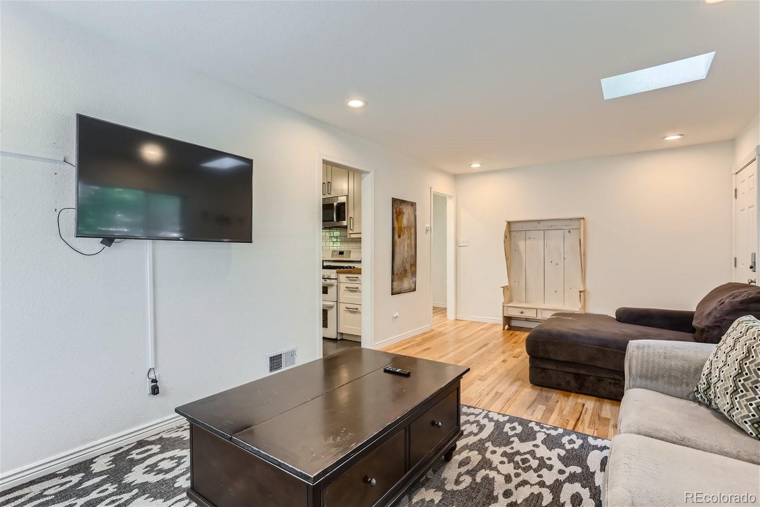 1525 S Bellaire Street, Denver, CO 80222, 3 Bedrooms Bedrooms, ,2 BathroomsBathrooms,Residential,For Sale,Bellaire,REC6008868