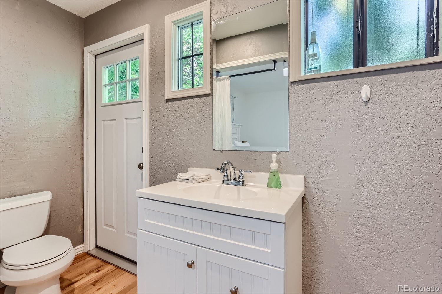 1525 S Bellaire Street, Denver, CO 80222, 3 Bedrooms Bedrooms, ,2 BathroomsBathrooms,Residential,For Sale,Bellaire,REC6008868