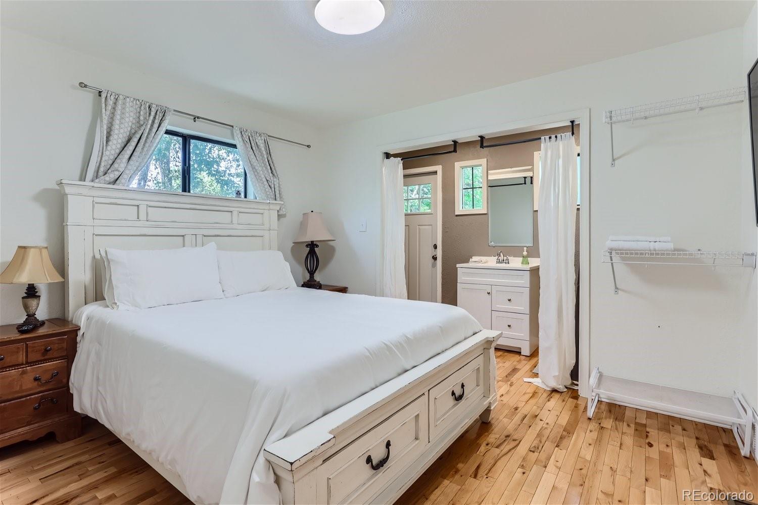 1525 S Bellaire Street, Denver, CO 80222, 3 Bedrooms Bedrooms, ,2 BathroomsBathrooms,Residential,For Sale,Bellaire,REC6008868