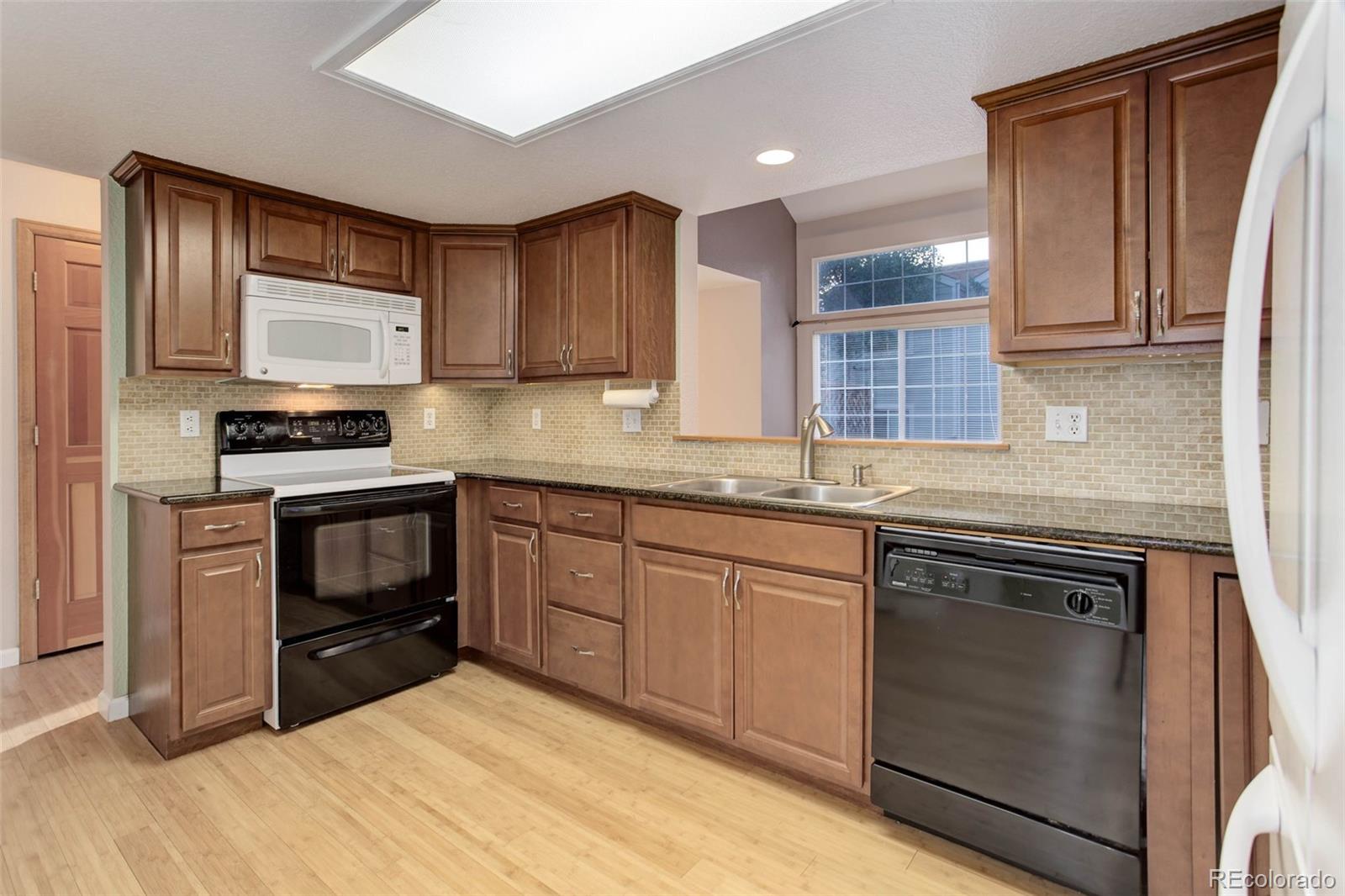 6453 Yank Court #B, Arvada, CO 80004, 2 Bedrooms Bedrooms, ,3 BathroomsBathrooms,Residential,For Sale,Yank,REC8319624