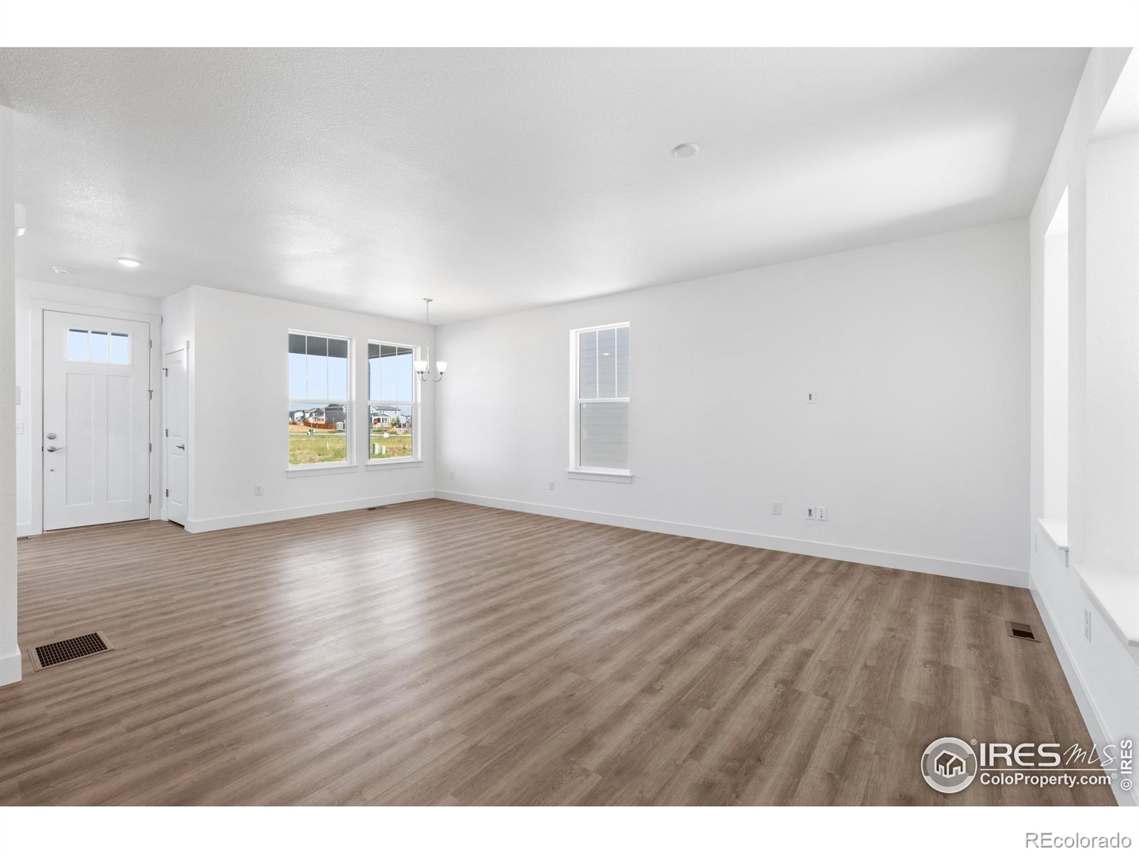 4492 Burl Street, Timnath, CO 80547, 3 Bedrooms Bedrooms, ,3 BathroomsBathrooms,Residential,For Sale,Burl,RECIR1020381