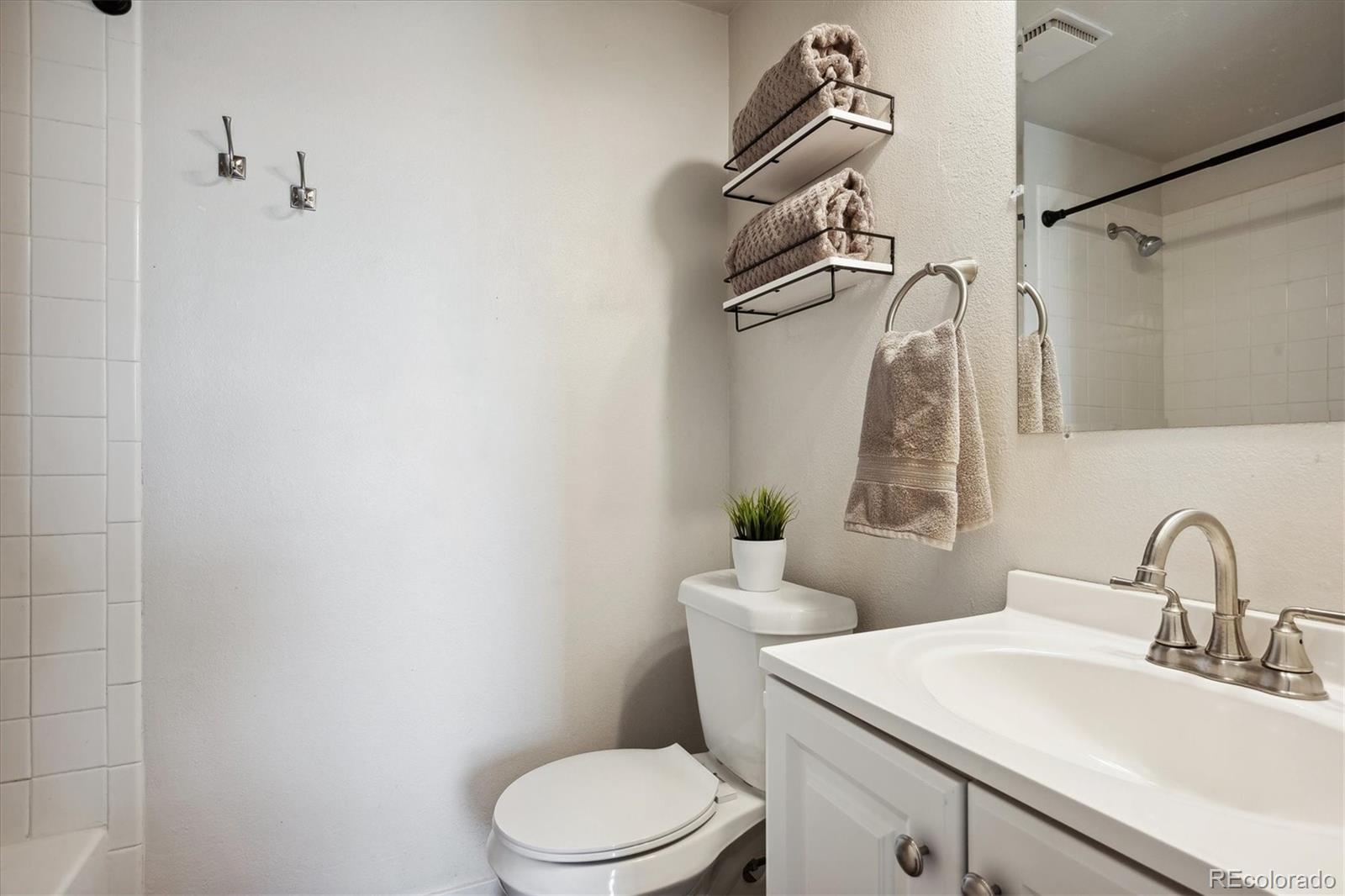 2471 Geddes Avenue, Centennial, CO 80122, 3 Bedrooms Bedrooms, ,3 BathroomsBathrooms,Residential,For Sale,Geddes,REC3883980