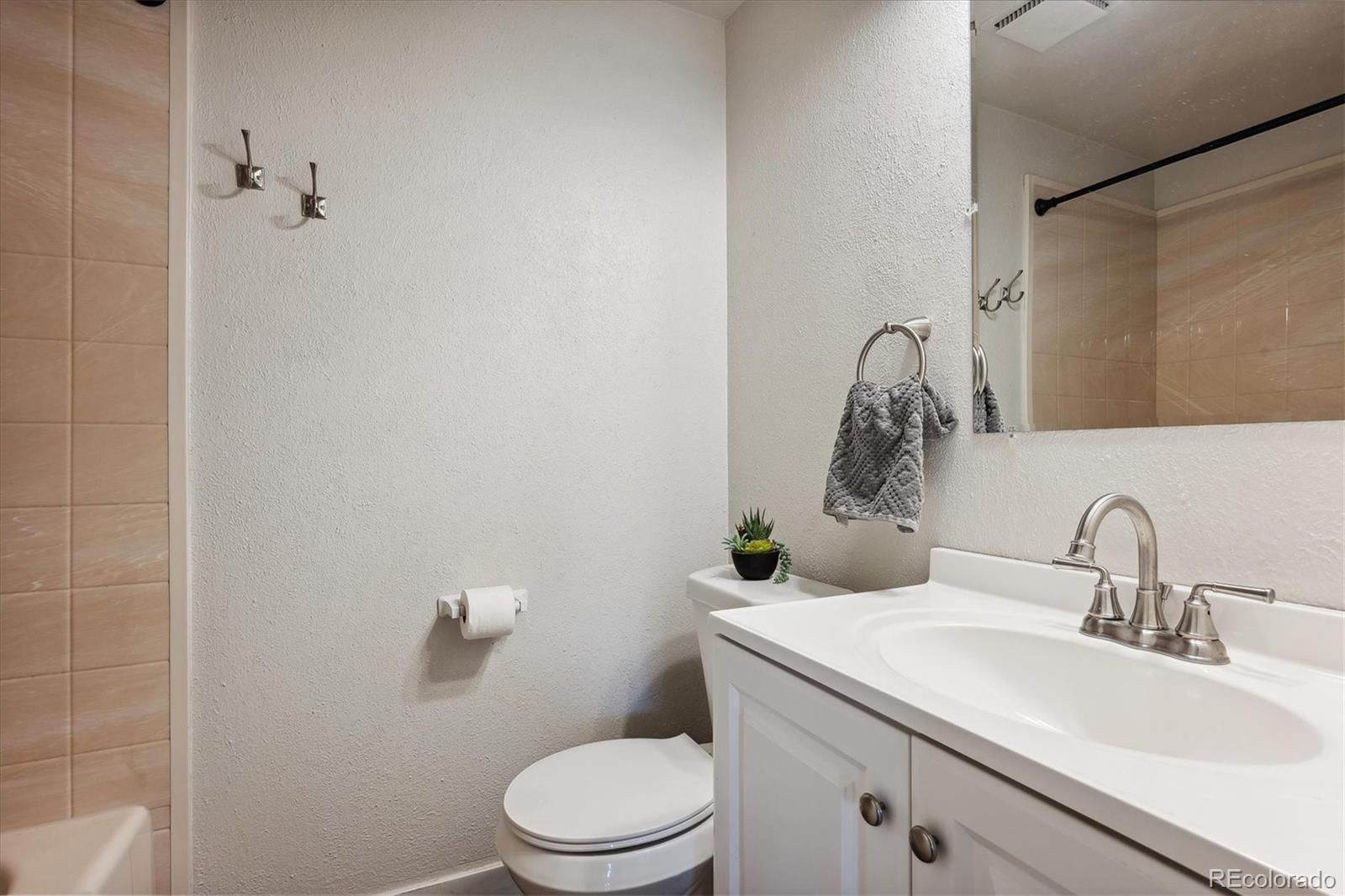 2471 Geddes Avenue, Centennial, CO 80122, 3 Bedrooms Bedrooms, ,3 BathroomsBathrooms,Residential,For Sale,Geddes,REC3883980