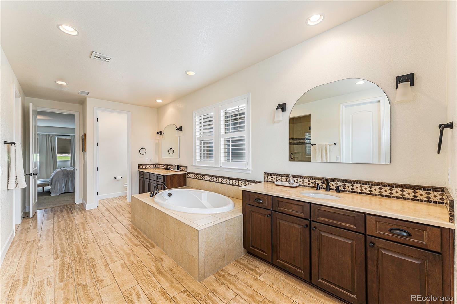 10710 Manor Stone Drive, Highlands Ranch, CO 80126, 5 Bedrooms Bedrooms, ,5 BathroomsBathrooms,Residential,For Sale,Manor Stone,REC4181147