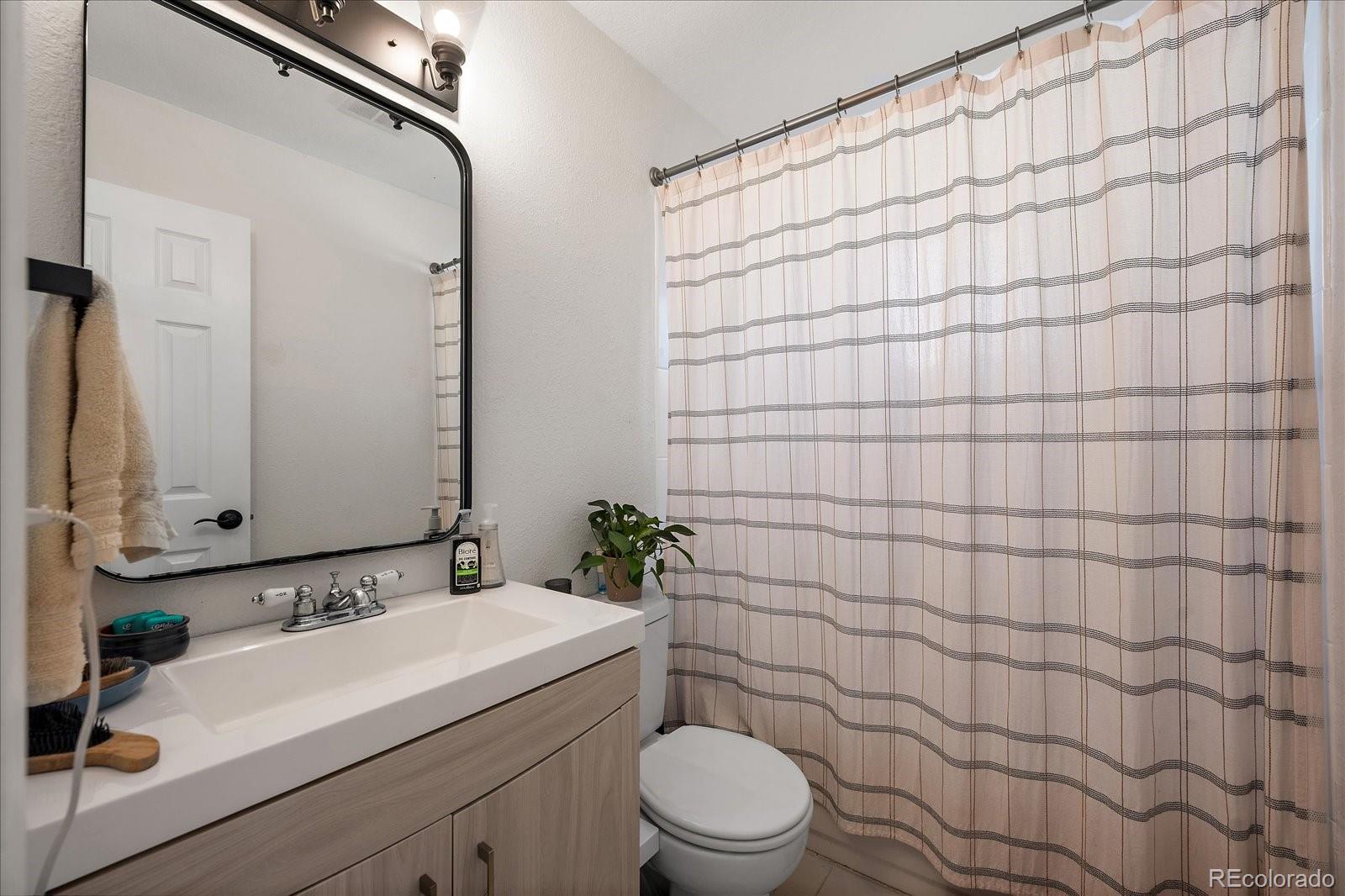 828 Mariposa Street, Denver, CO 80204, 4 Bedrooms Bedrooms, ,2 BathroomsBathrooms,Residential,For Sale,Mariposa,REC9008606
