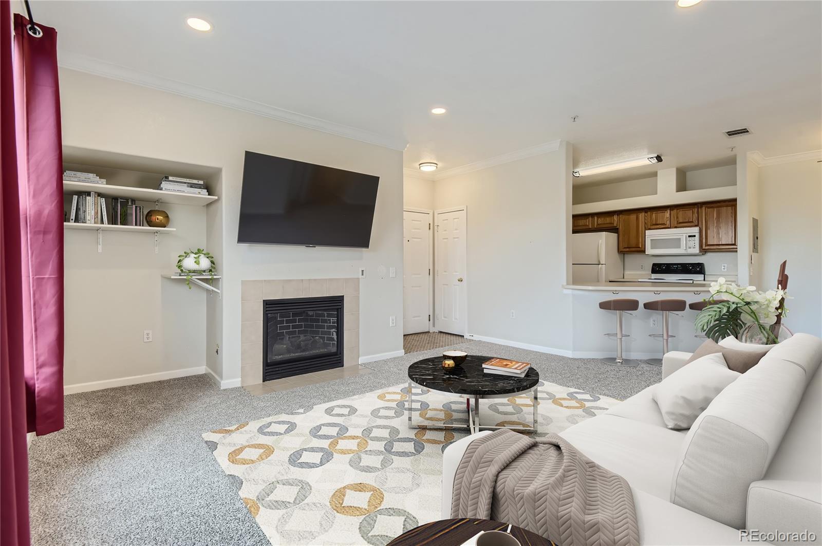 19019 Warren Drive #H206, Aurora, CO 80013, 2 Bedrooms Bedrooms, ,2 BathroomsBathrooms,Residential,For Sale,Warren,REC5248593