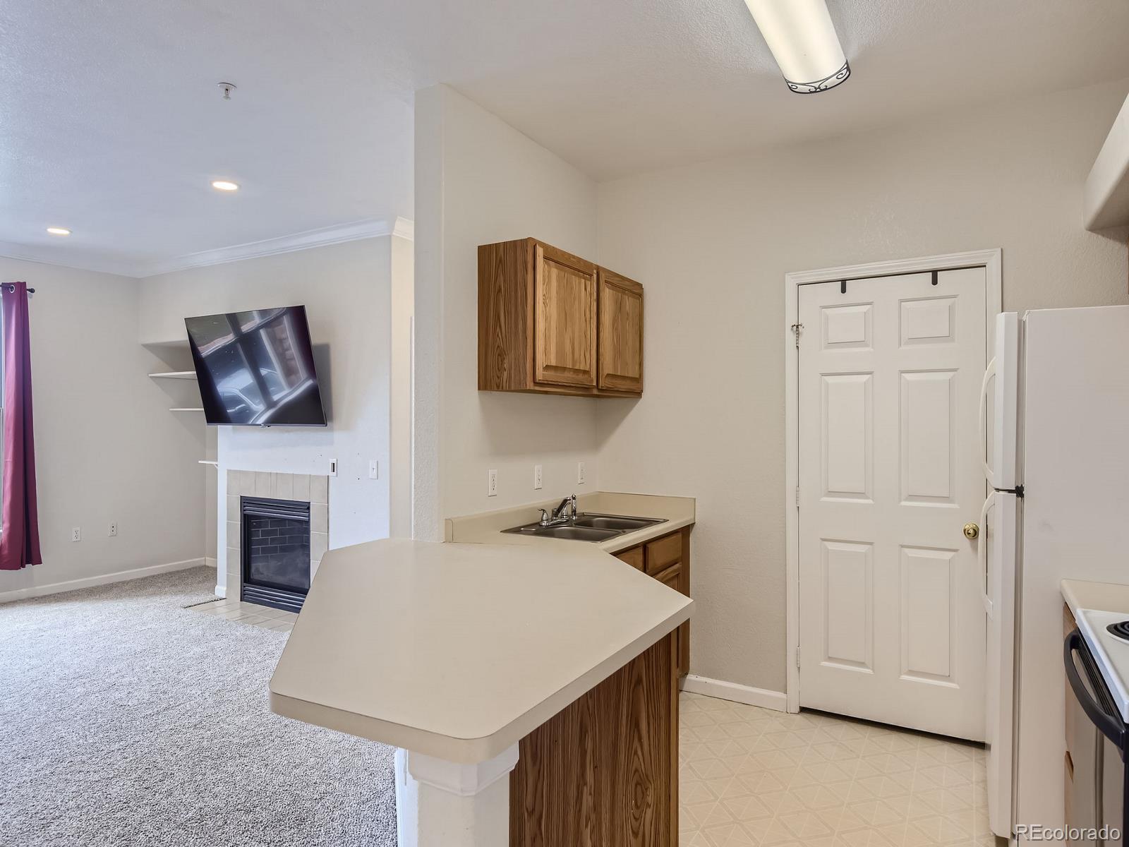 19019 Warren Drive #H206, Aurora, CO 80013, 2 Bedrooms Bedrooms, ,2 BathroomsBathrooms,Residential,For Sale,Warren,REC5248593