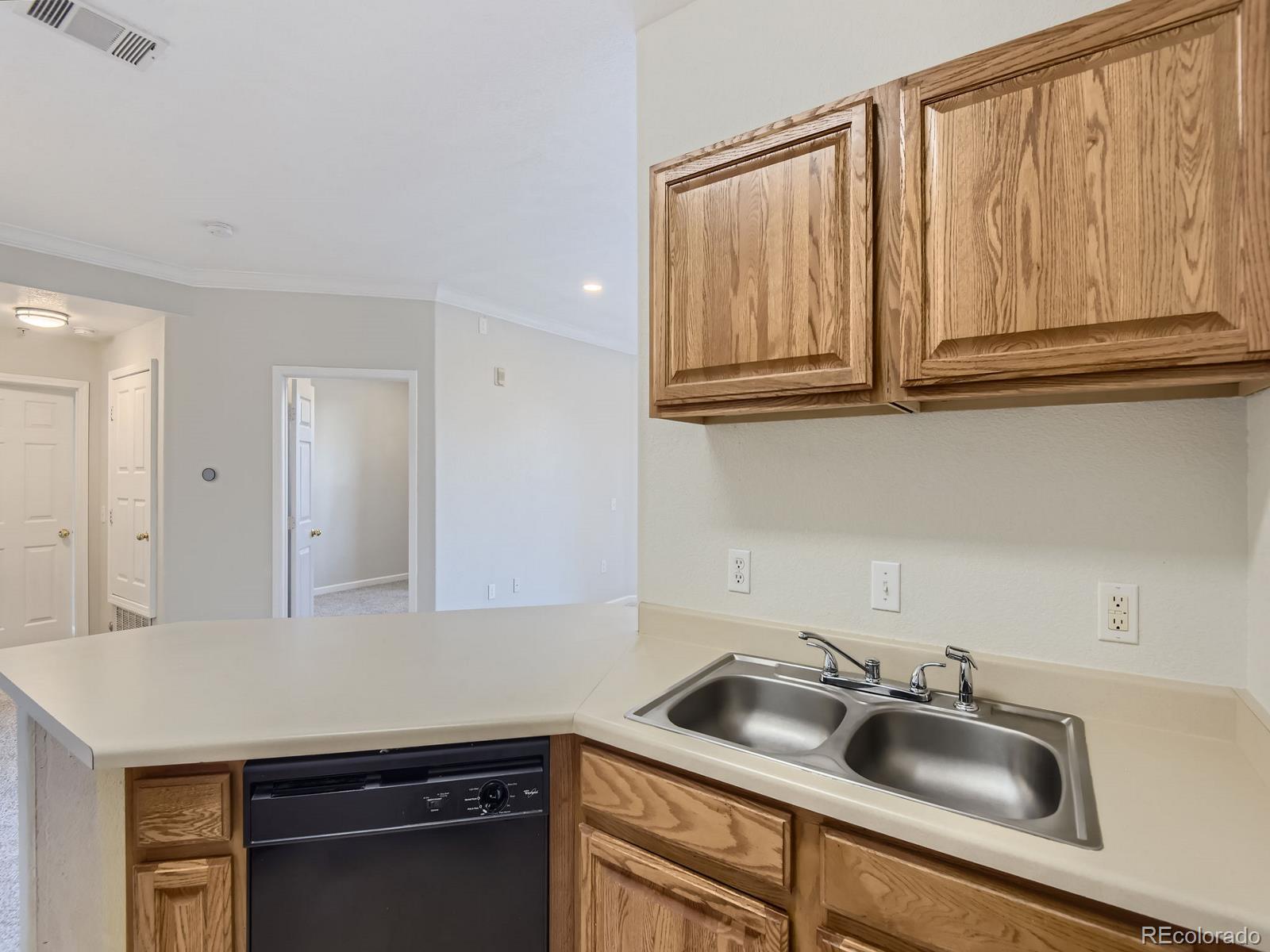 19019 Warren Drive #H206, Aurora, CO 80013, 2 Bedrooms Bedrooms, ,2 BathroomsBathrooms,Residential,For Sale,Warren,REC5248593