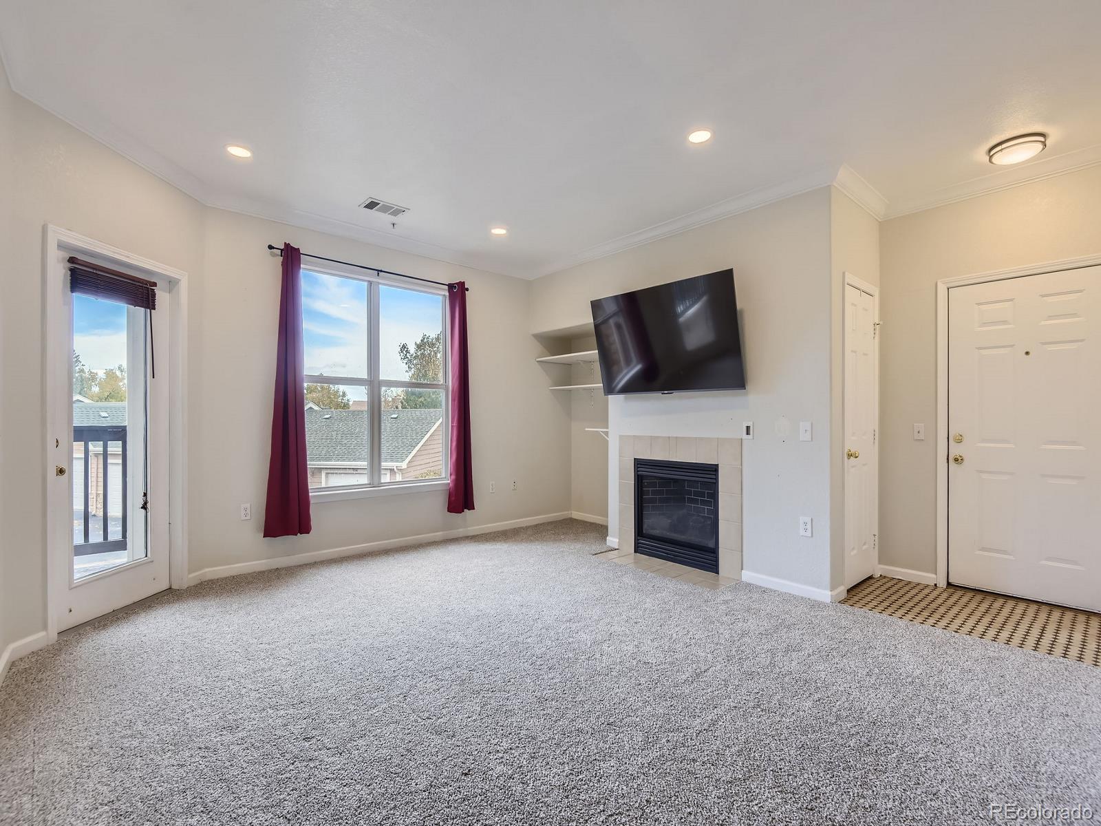 19019 Warren Drive #H206, Aurora, CO 80013, 2 Bedrooms Bedrooms, ,2 BathroomsBathrooms,Residential,For Sale,Warren,REC5248593