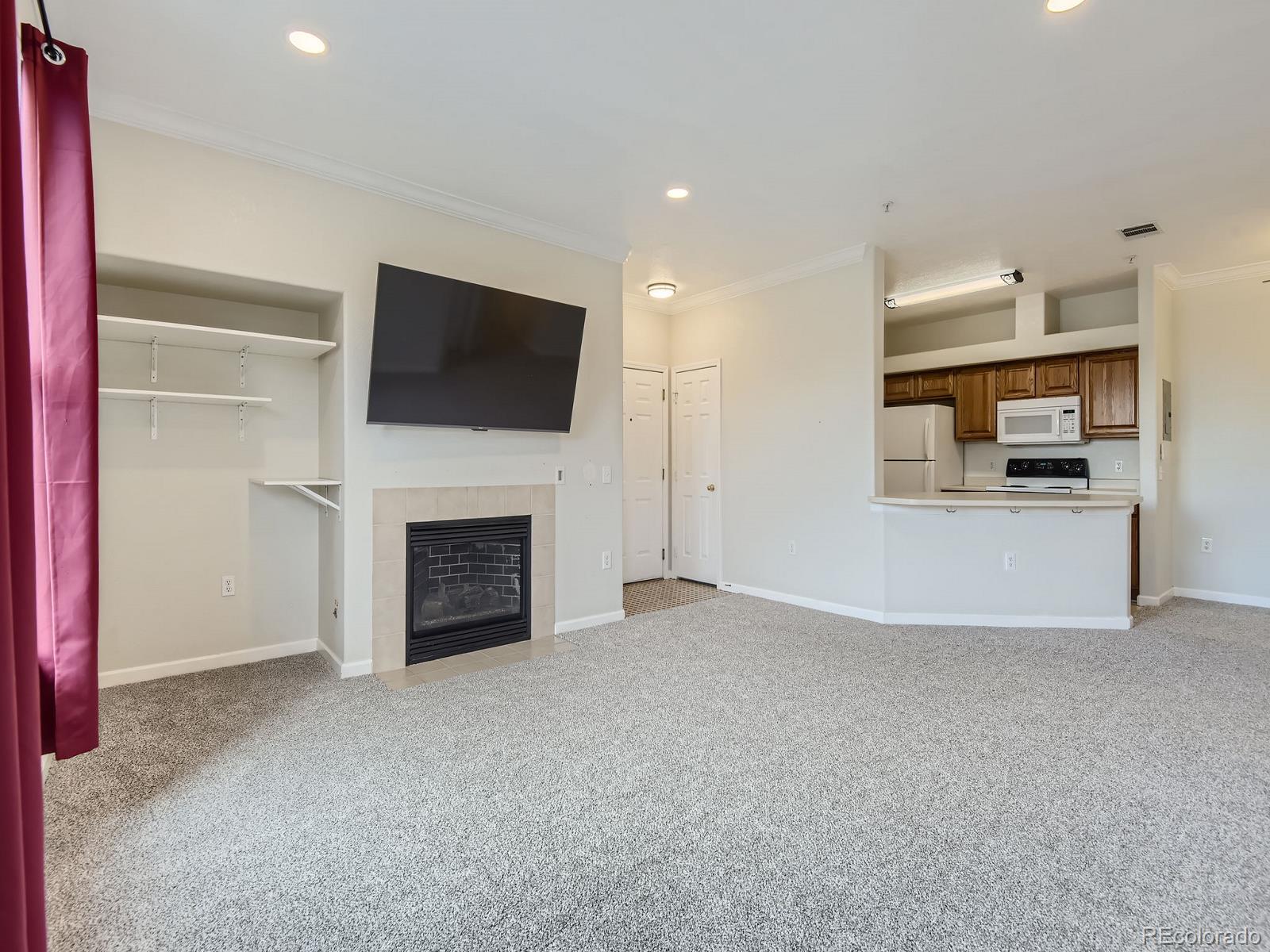 19019 Warren Drive #H206, Aurora, CO 80013, 2 Bedrooms Bedrooms, ,2 BathroomsBathrooms,Residential,For Sale,Warren,REC5248593