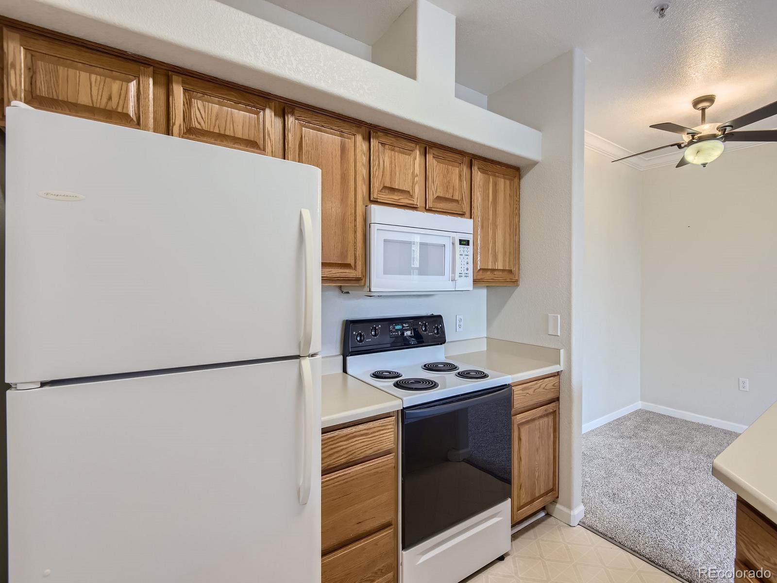 19019 Warren Drive #H206, Aurora, CO 80013, 2 Bedrooms Bedrooms, ,2 BathroomsBathrooms,Residential,For Sale,Warren,REC5248593