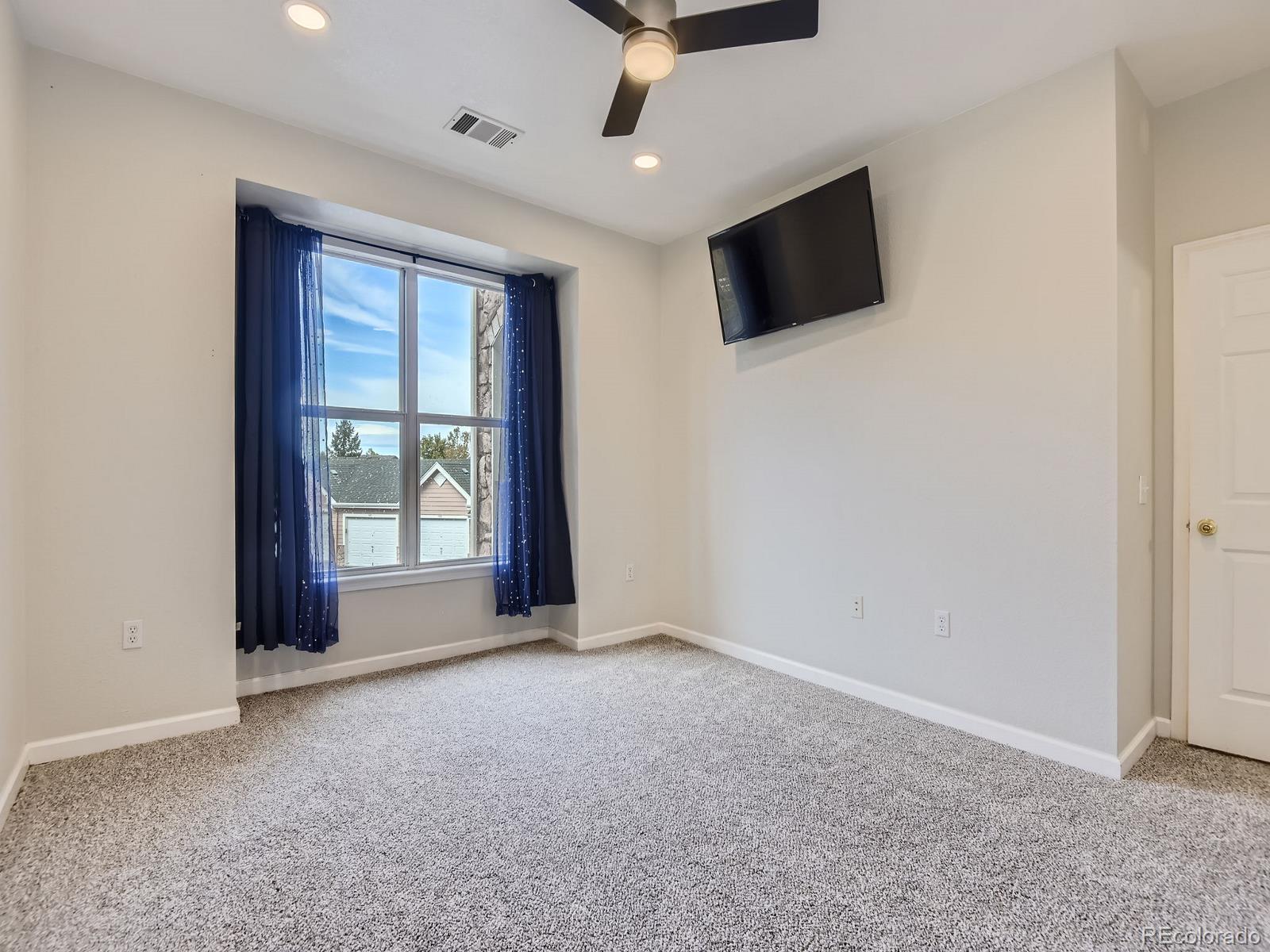 19019 Warren Drive #H206, Aurora, CO 80013, 2 Bedrooms Bedrooms, ,2 BathroomsBathrooms,Residential,For Sale,Warren,REC5248593