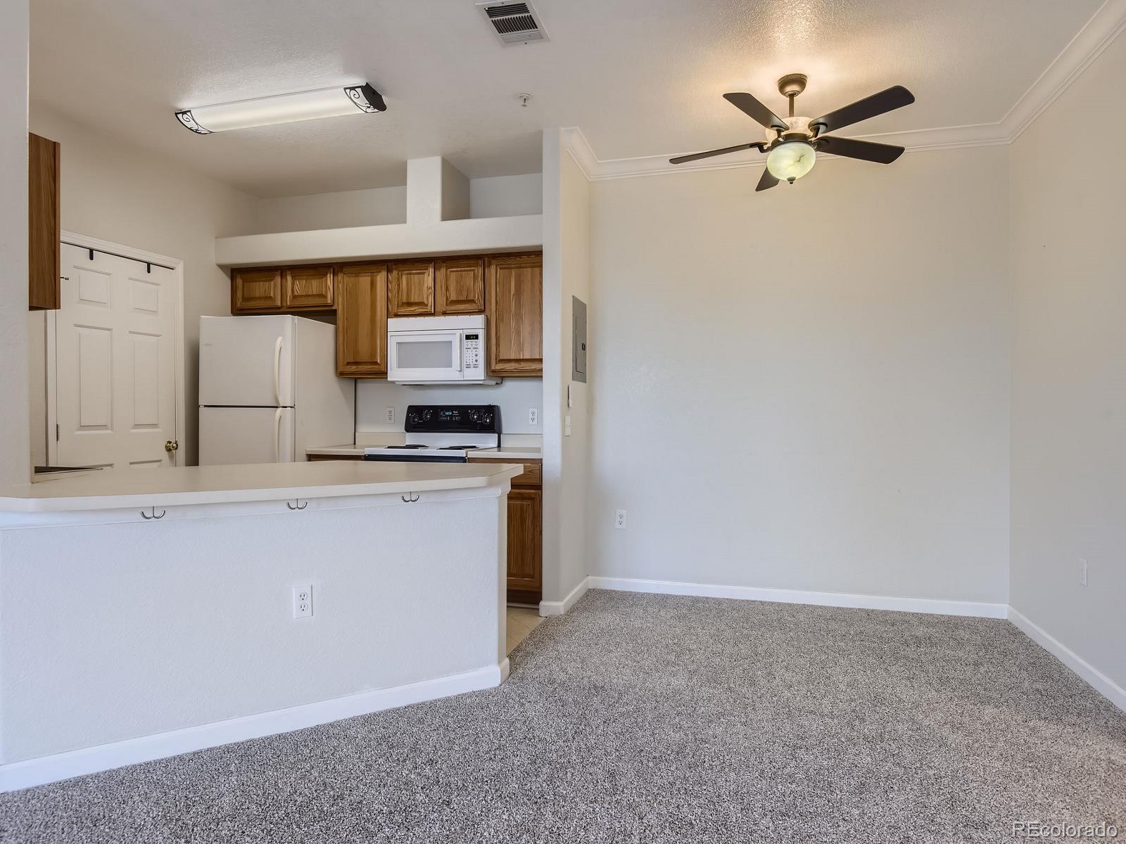 19019 Warren Drive #H206, Aurora, CO 80013, 2 Bedrooms Bedrooms, ,2 BathroomsBathrooms,Residential,For Sale,Warren,REC5248593