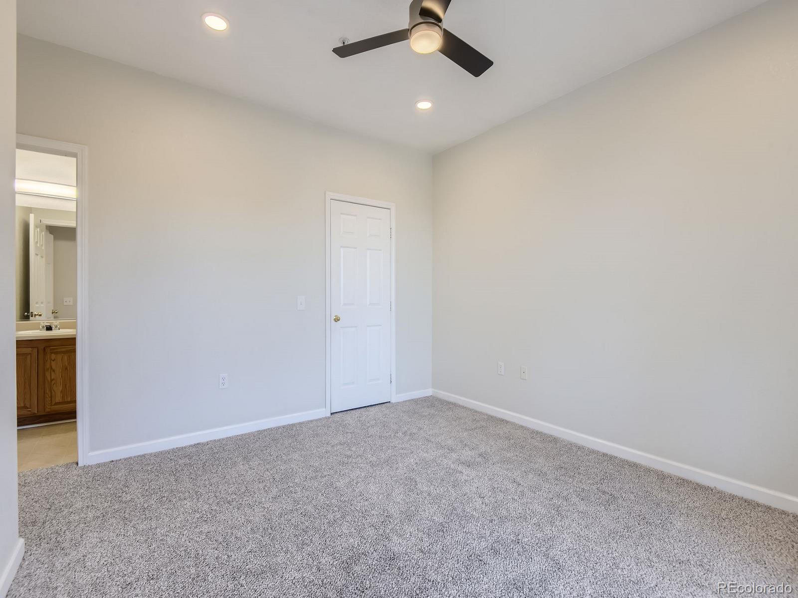 19019 Warren Drive #H206, Aurora, CO 80013, 2 Bedrooms Bedrooms, ,2 BathroomsBathrooms,Residential,For Sale,Warren,REC5248593