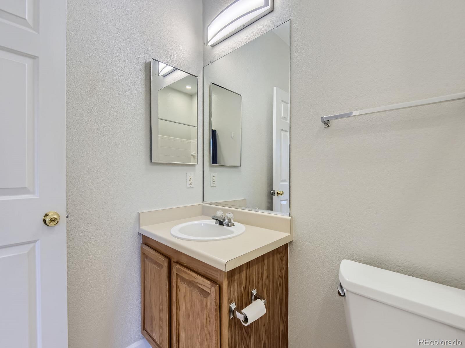 19019 Warren Drive #H206, Aurora, CO 80013, 2 Bedrooms Bedrooms, ,2 BathroomsBathrooms,Residential,For Sale,Warren,REC5248593