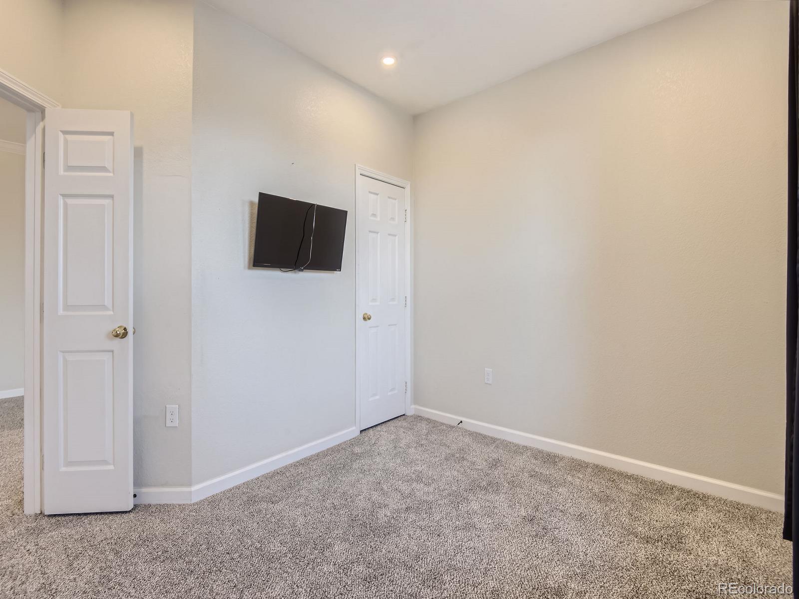 19019 Warren Drive #H206, Aurora, CO 80013, 2 Bedrooms Bedrooms, ,2 BathroomsBathrooms,Residential,For Sale,Warren,REC5248593