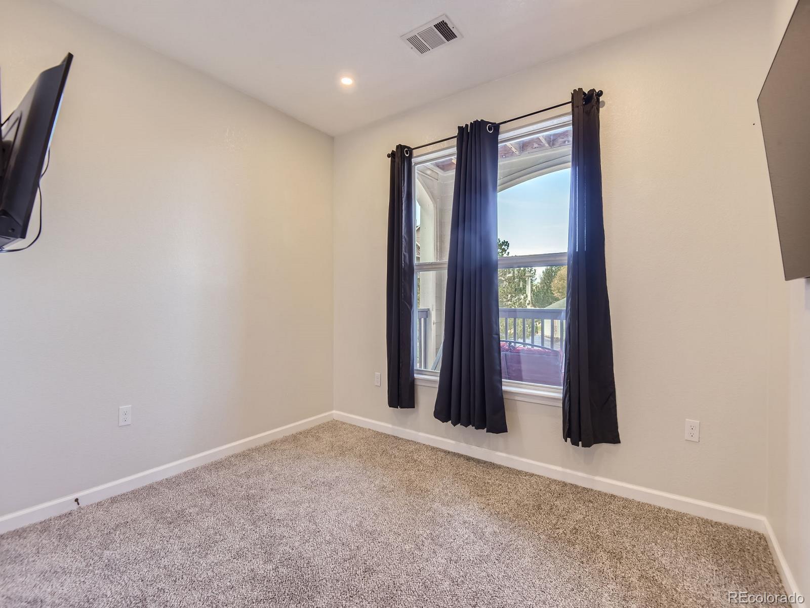 19019 Warren Drive #H206, Aurora, CO 80013, 2 Bedrooms Bedrooms, ,2 BathroomsBathrooms,Residential,For Sale,Warren,REC5248593