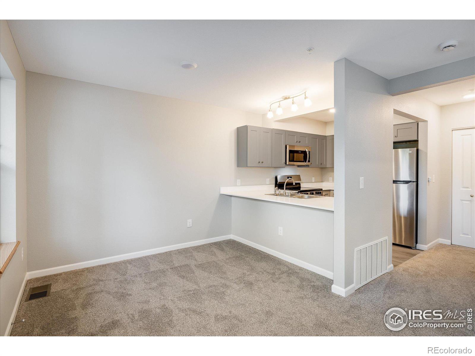 484 Owl Drive #11, Louisville, CO 80027, 2 Bedrooms Bedrooms, ,2 BathroomsBathrooms,Residential,For Sale,Owl,RECIR1021175