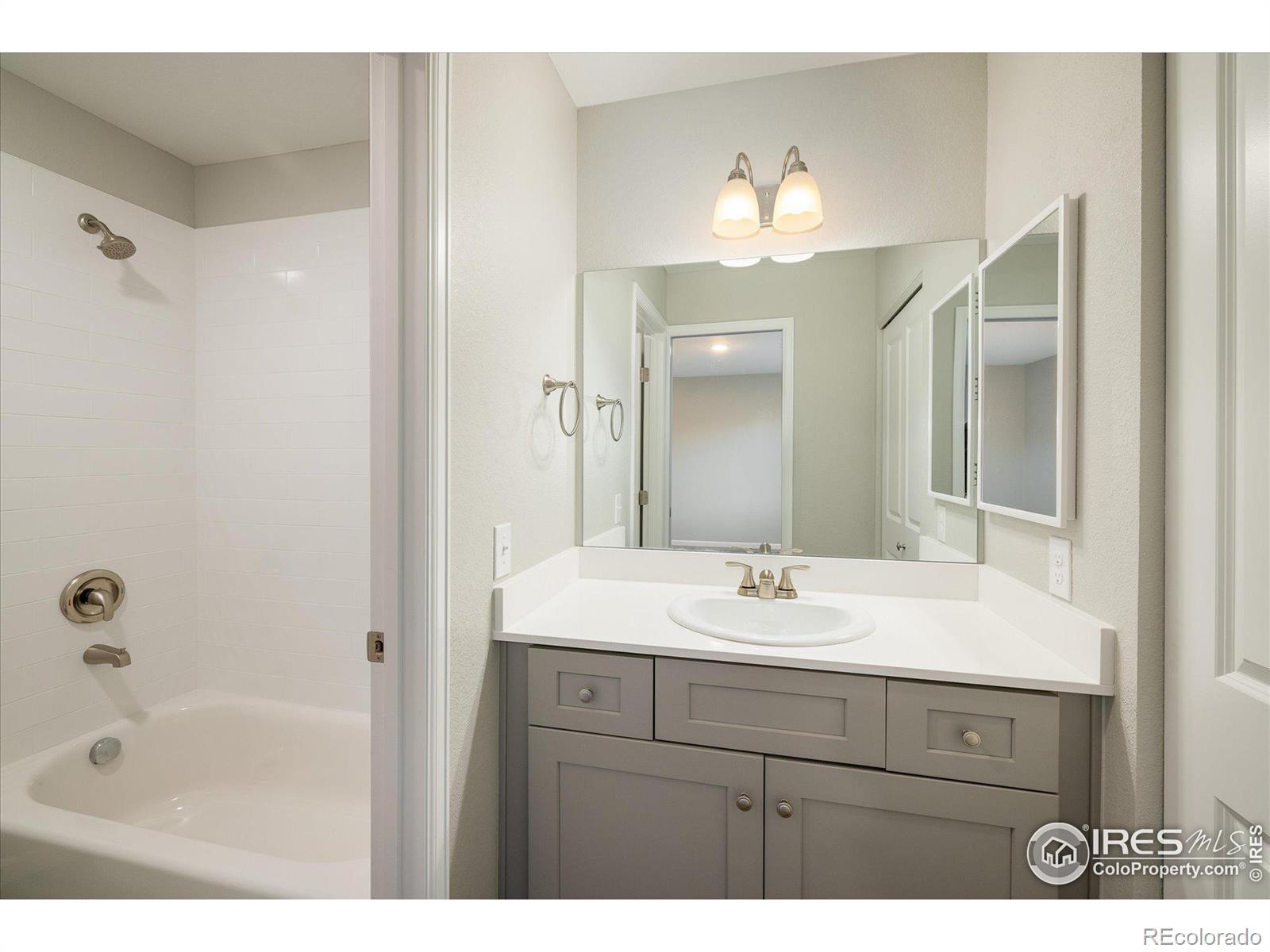 484 Owl Drive #11, Louisville, CO 80027, 2 Bedrooms Bedrooms, ,2 BathroomsBathrooms,Residential,For Sale,Owl,RECIR1021175