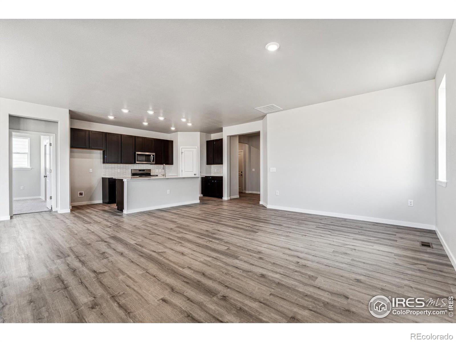 888 Hummocky Way, Windsor, CO 80550, 3 Bedrooms Bedrooms, ,2 BathroomsBathrooms,Residential,For Sale,Hummocky,RECIR1021300