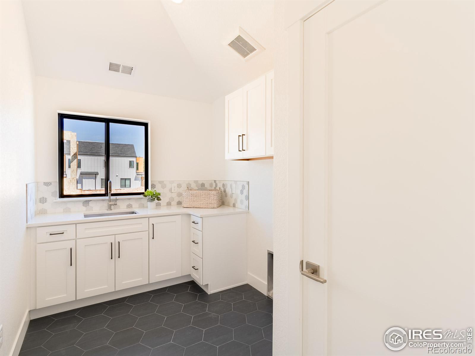 231 Foote Avenue, Lafayette, CO 80026, 6 Bedrooms Bedrooms, ,6 BathroomsBathrooms,Residential,For Sale,Foote,RECIR1021386
