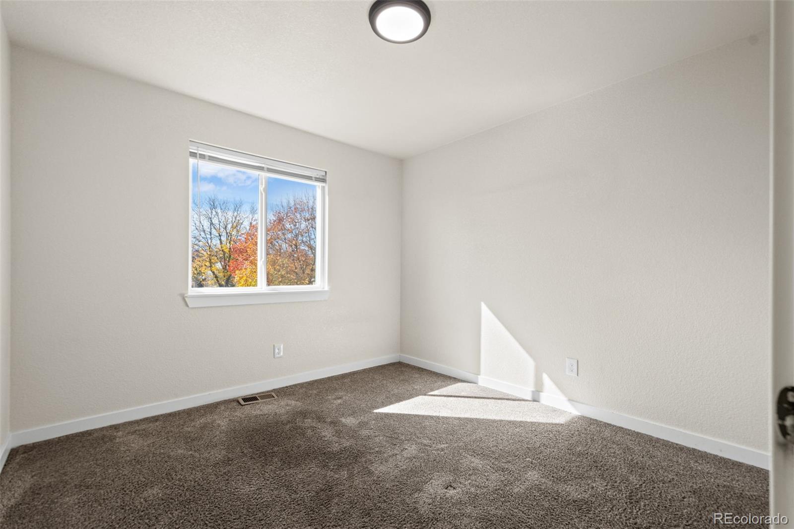 1543 Feltham Place, Longmont, CO 80501, 4 Bedrooms Bedrooms, ,2 BathroomsBathrooms,Residential,For Sale,Feltham,REC5810573