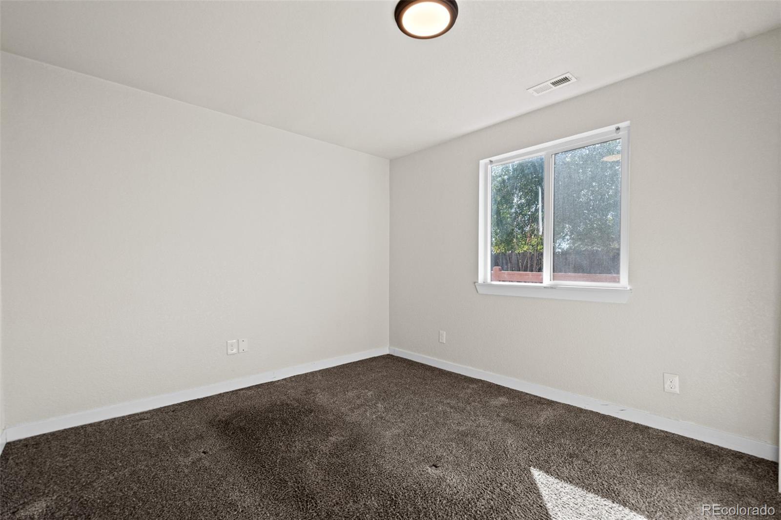1543 Feltham Place, Longmont, CO 80501, 4 Bedrooms Bedrooms, ,2 BathroomsBathrooms,Residential,For Sale,Feltham,REC5810573