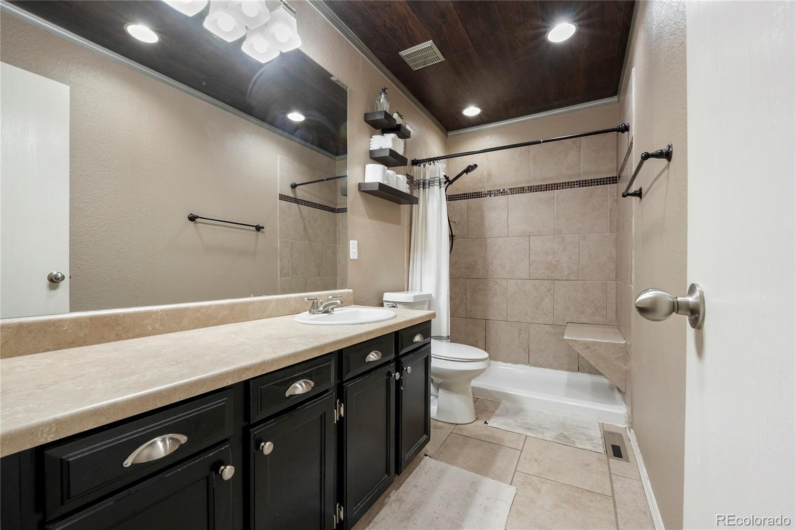 11687 Cedar Avenue, Aurora, CO 80012, 3 Bedrooms Bedrooms, ,3 BathroomsBathrooms,Residential,For Sale,Cedar,REC3469839
