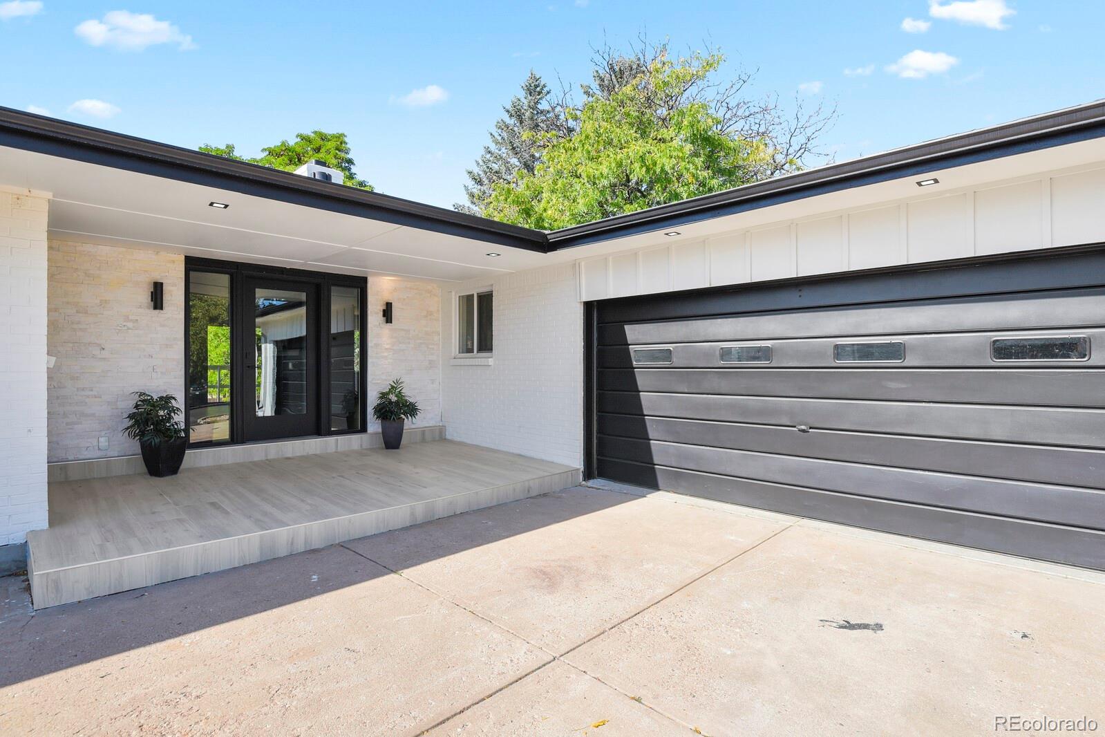 2501 Oakland Street, Aurora, CO 80014, 6 Bedrooms Bedrooms, ,4 BathroomsBathrooms,Residential,For Sale,Oakland,REC4972921