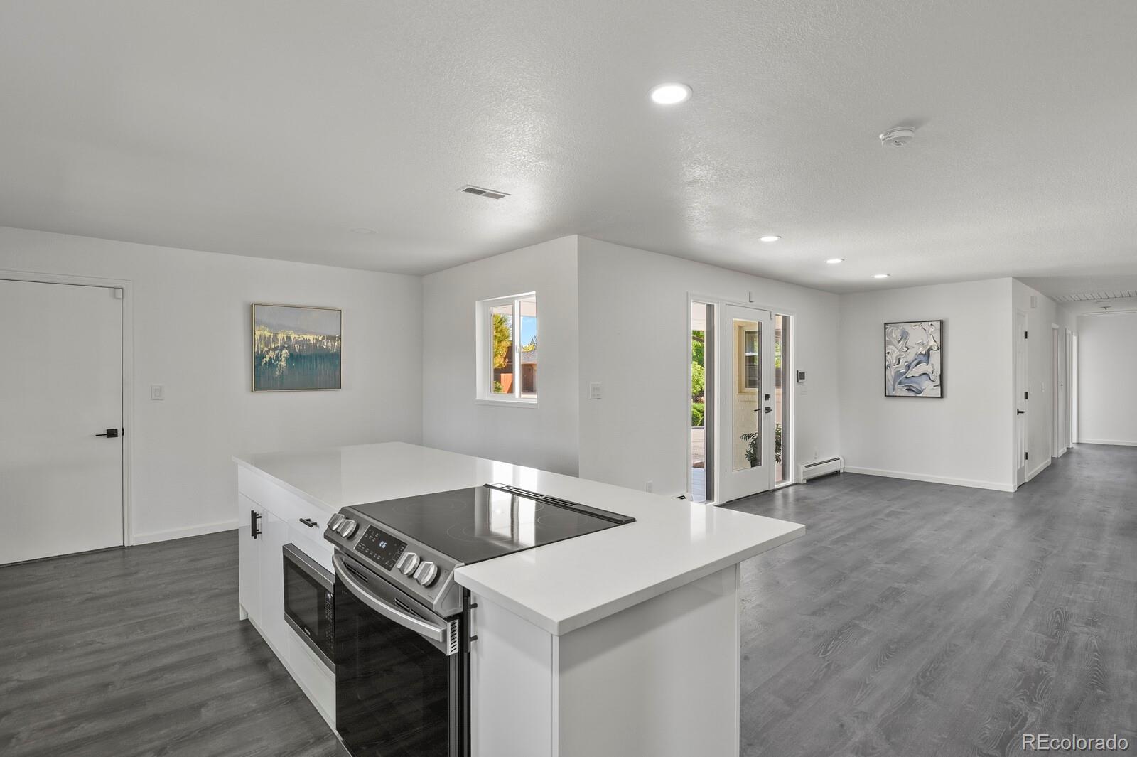 2501 Oakland Street, Aurora, CO 80014, 6 Bedrooms Bedrooms, ,4 BathroomsBathrooms,Residential,For Sale,Oakland,REC4972921