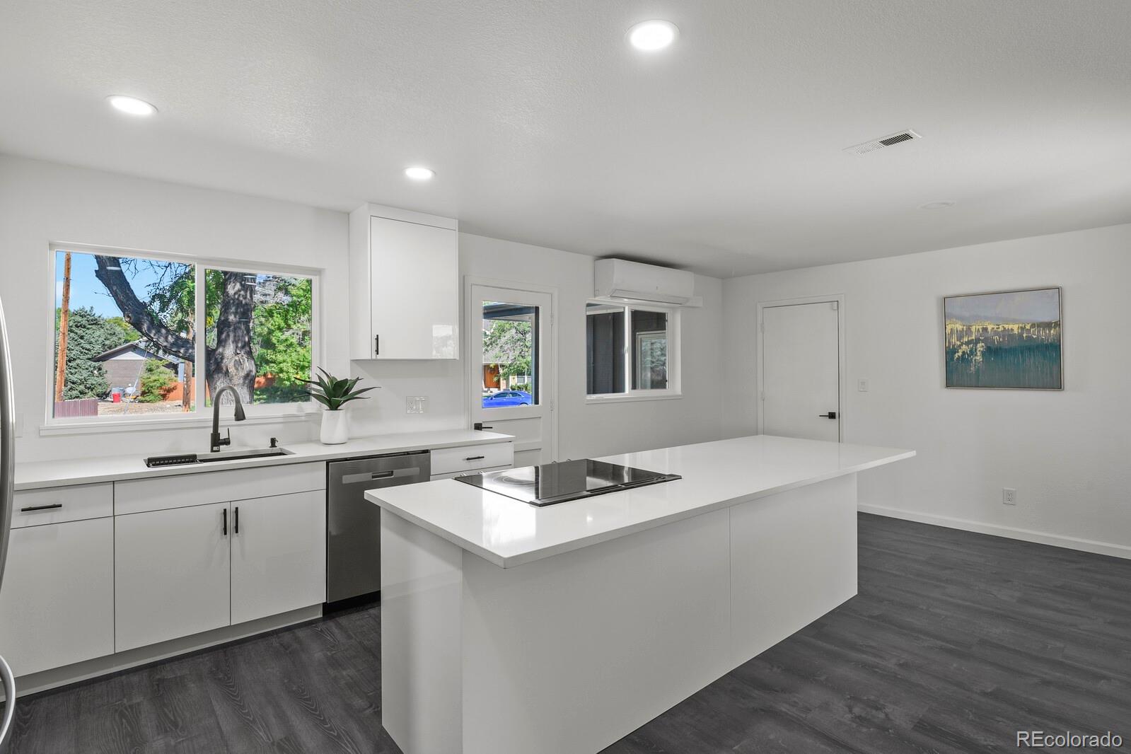 2501 Oakland Street, Aurora, CO 80014, 6 Bedrooms Bedrooms, ,4 BathroomsBathrooms,Residential,For Sale,Oakland,REC4972921