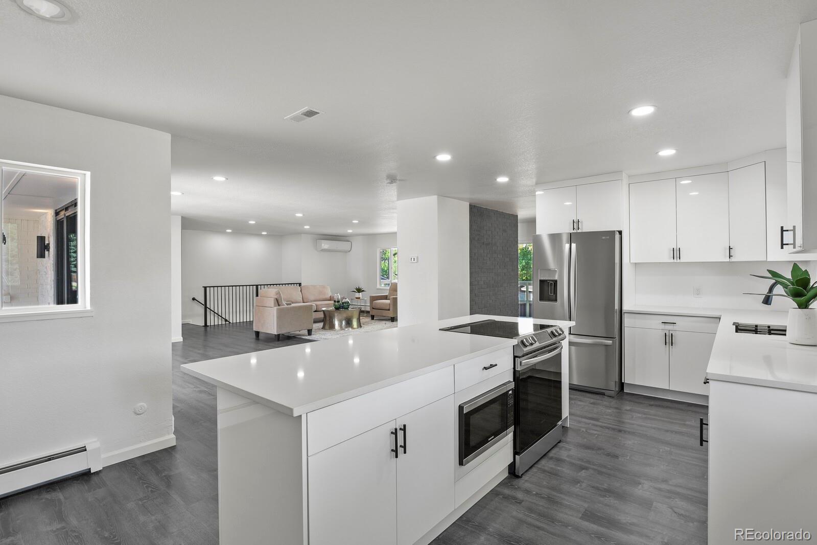 2501 Oakland Street, Aurora, CO 80014, 6 Bedrooms Bedrooms, ,4 BathroomsBathrooms,Residential,For Sale,Oakland,REC4972921