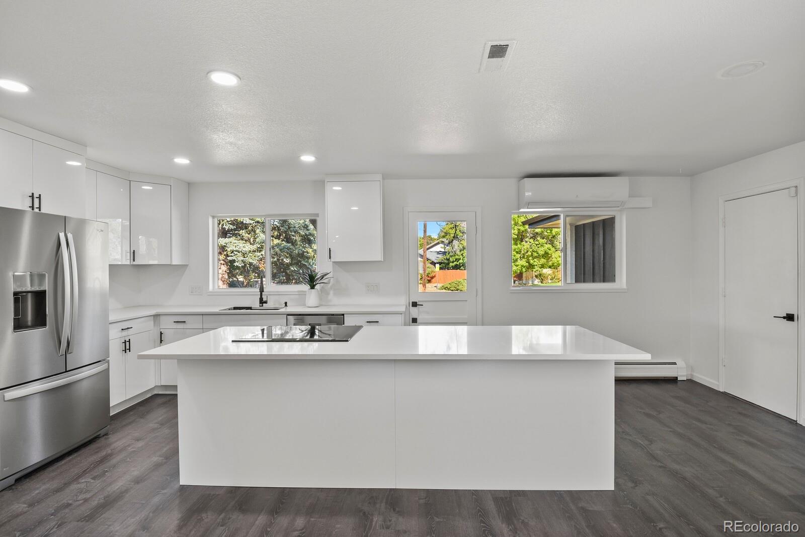 2501 Oakland Street, Aurora, CO 80014, 6 Bedrooms Bedrooms, ,4 BathroomsBathrooms,Residential,For Sale,Oakland,REC4972921