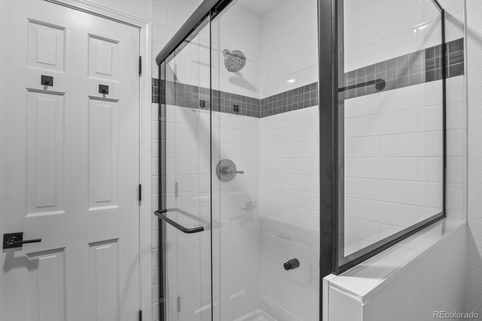 2501 Oakland Street, Aurora, CO 80014, 6 Bedrooms Bedrooms, ,4 BathroomsBathrooms,Residential,For Sale,Oakland,REC4972921