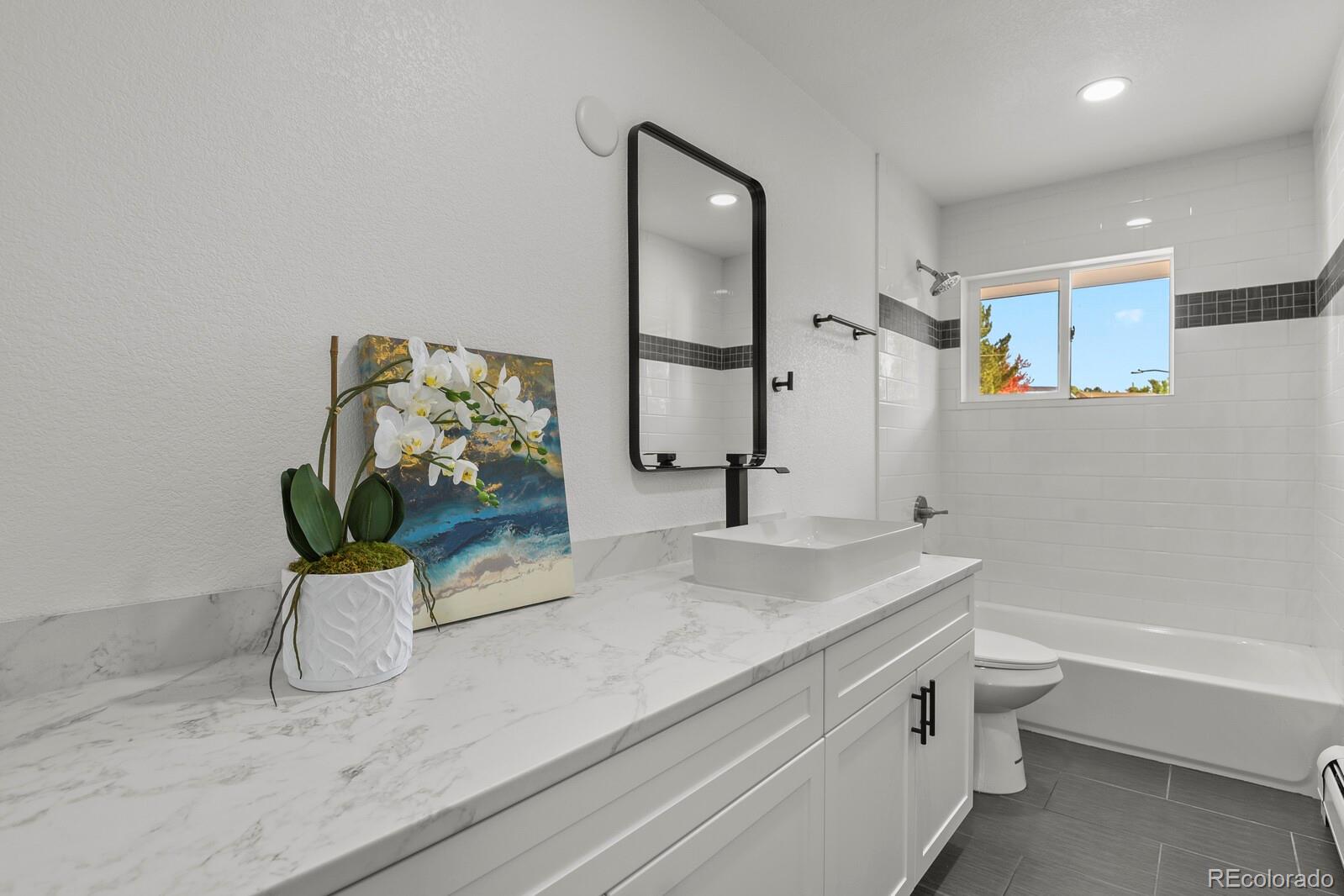 2501 Oakland Street, Aurora, CO 80014, 6 Bedrooms Bedrooms, ,4 BathroomsBathrooms,Residential,For Sale,Oakland,REC4972921