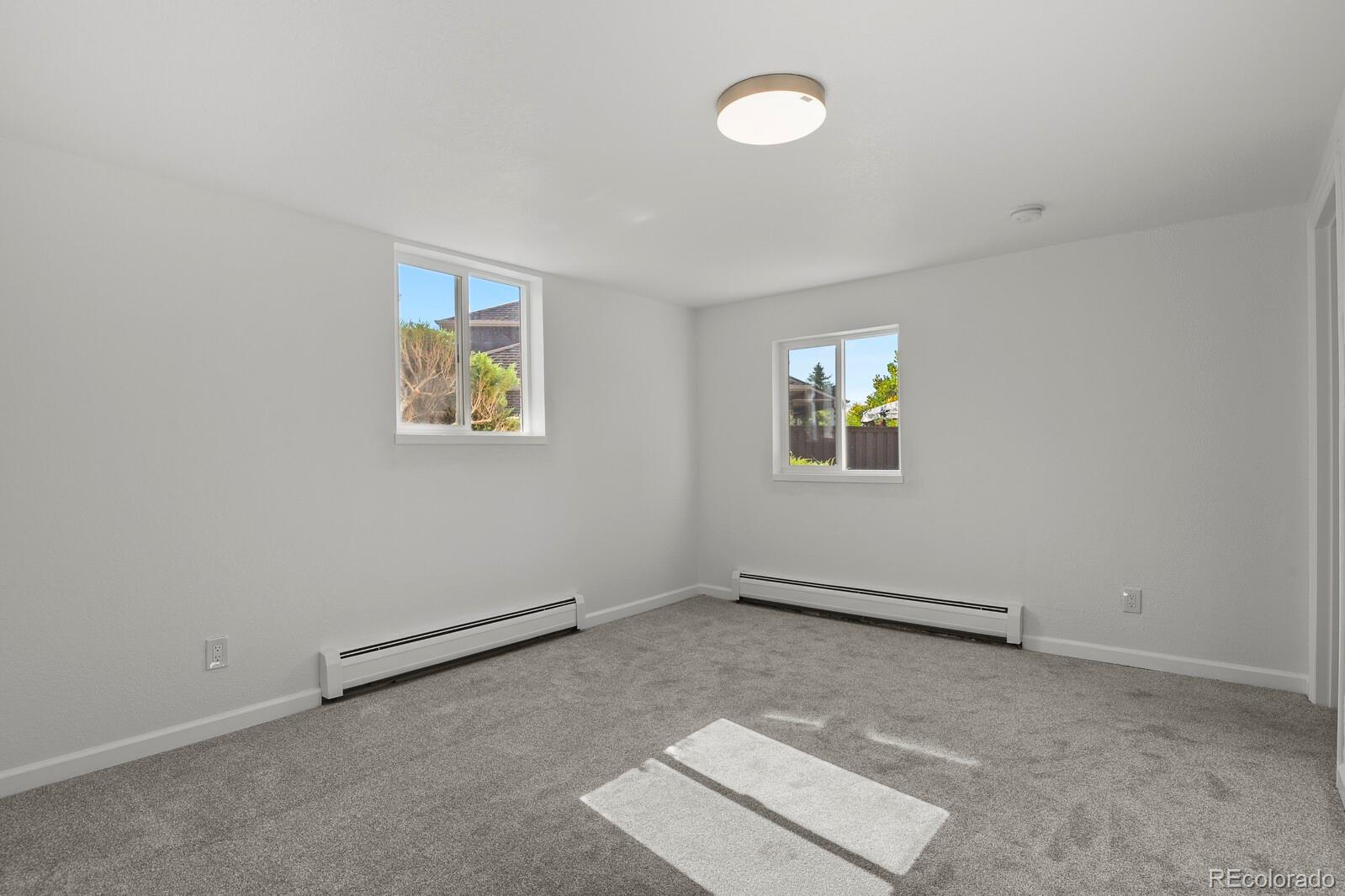 2501 Oakland Street, Aurora, CO 80014, 6 Bedrooms Bedrooms, ,4 BathroomsBathrooms,Residential,For Sale,Oakland,REC4972921