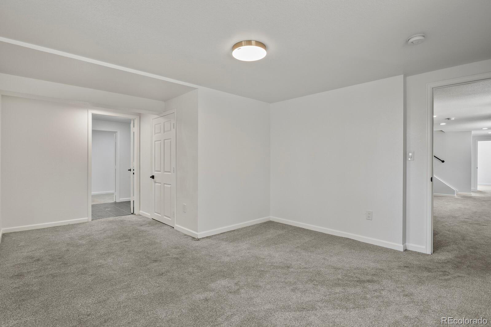 2501 Oakland Street, Aurora, CO 80014, 6 Bedrooms Bedrooms, ,4 BathroomsBathrooms,Residential,For Sale,Oakland,REC4972921