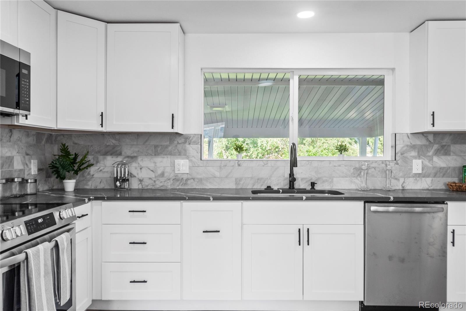 6735 Pierce Way, Arvada, CO 80003, 4 Bedrooms Bedrooms, ,3 BathroomsBathrooms,Residential,For Sale,Pierce,REC6662563