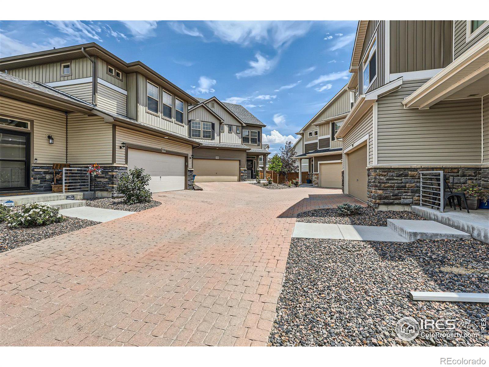 10082 Yampa Court, Commerce City, CO 80022, 3 Bedrooms Bedrooms, ,3 BathroomsBathrooms,Residential,For Sale,Yampa,RECIR1021127