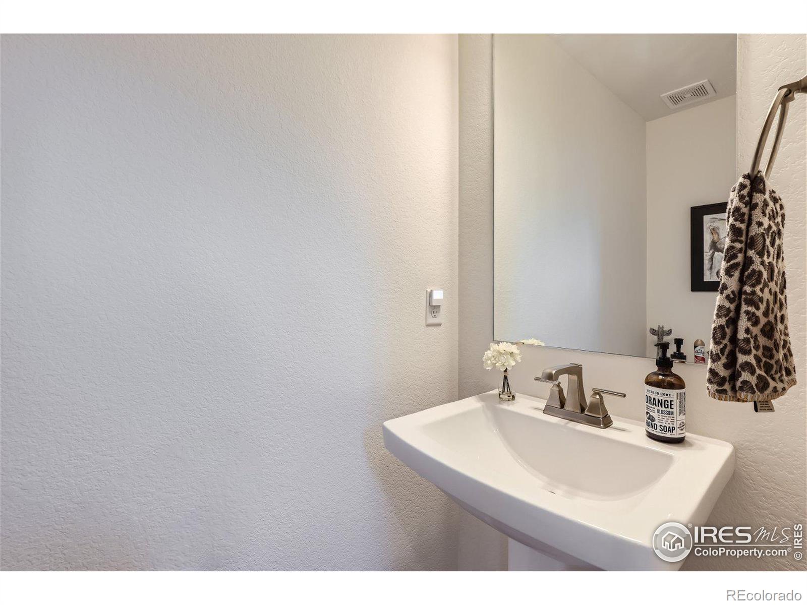 10082 Yampa Court, Commerce City, CO 80022, 3 Bedrooms Bedrooms, ,3 BathroomsBathrooms,Residential,For Sale,Yampa,RECIR1021127