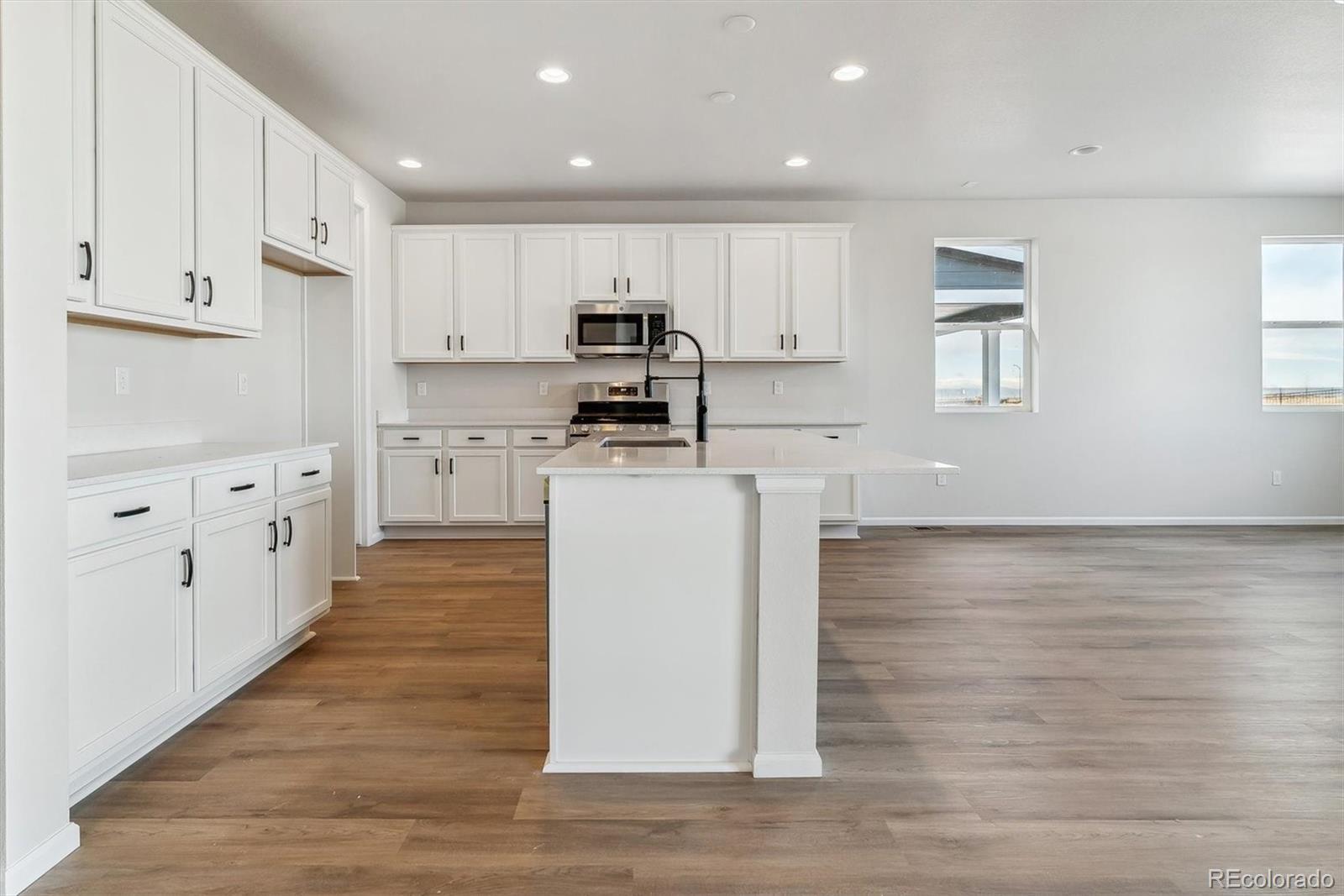 24965 41st Avenue, Aurora, CO 80019, 4 Bedrooms Bedrooms, ,2 BathroomsBathrooms,Residential,For Sale,41st,REC3832458