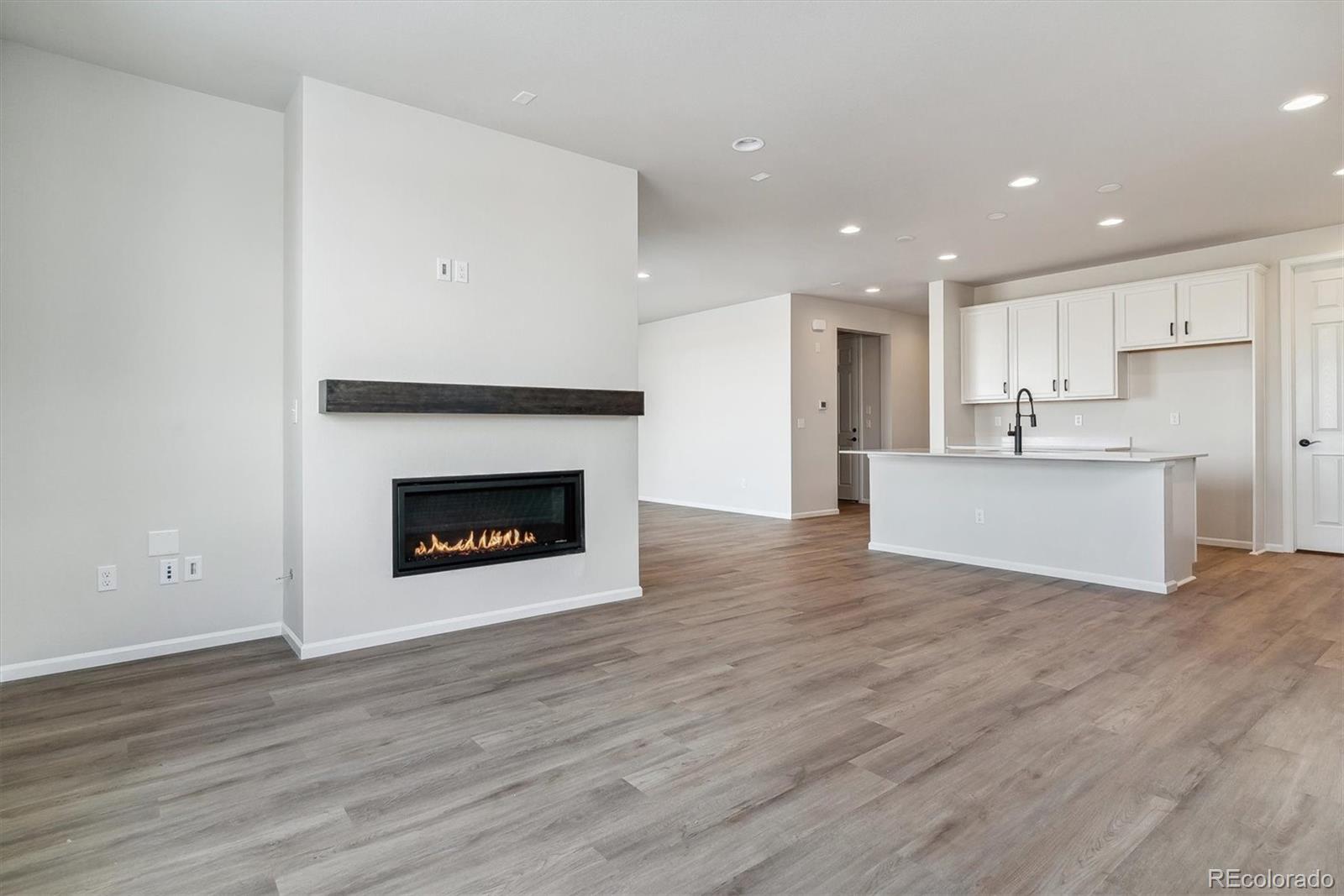 24965 41st Avenue, Aurora, CO 80019, 4 Bedrooms Bedrooms, ,2 BathroomsBathrooms,Residential,For Sale,41st,REC3832458