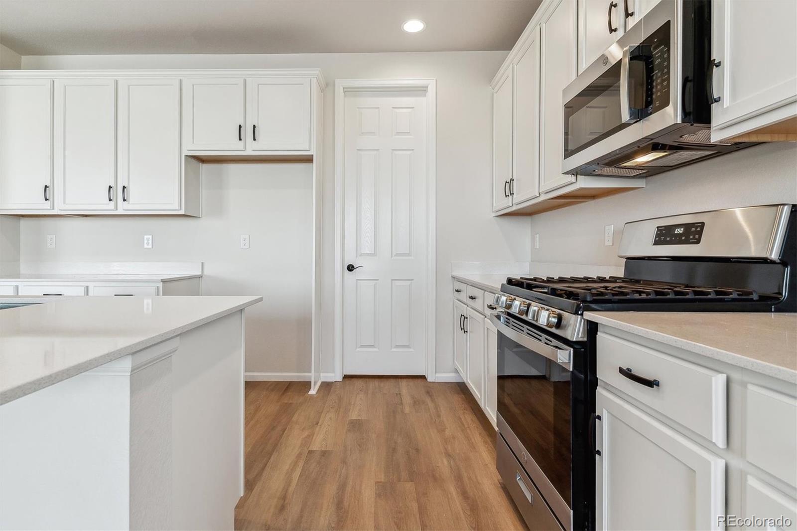 24965 41st Avenue, Aurora, CO 80019, 4 Bedrooms Bedrooms, ,2 BathroomsBathrooms,Residential,For Sale,41st,REC3832458