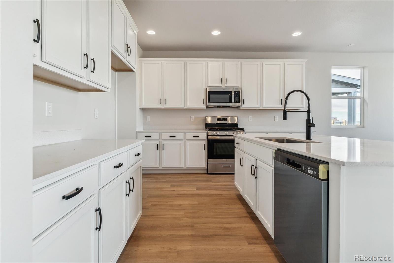 24965 41st Avenue, Aurora, CO 80019, 4 Bedrooms Bedrooms, ,2 BathroomsBathrooms,Residential,For Sale,41st,REC3832458