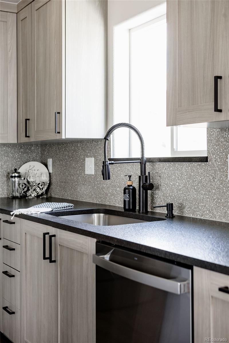 476 Primrose Court, Loveland, CO 80537, 4 Bedrooms Bedrooms, ,3 BathroomsBathrooms,Residential,For Sale,Primrose,REC9791943