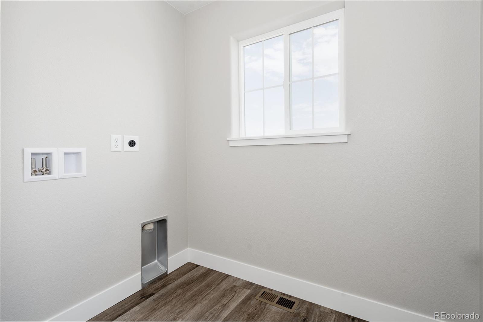 476 Primrose Court, Loveland, CO 80537, 4 Bedrooms Bedrooms, ,3 BathroomsBathrooms,Residential,For Sale,Primrose,REC9791943