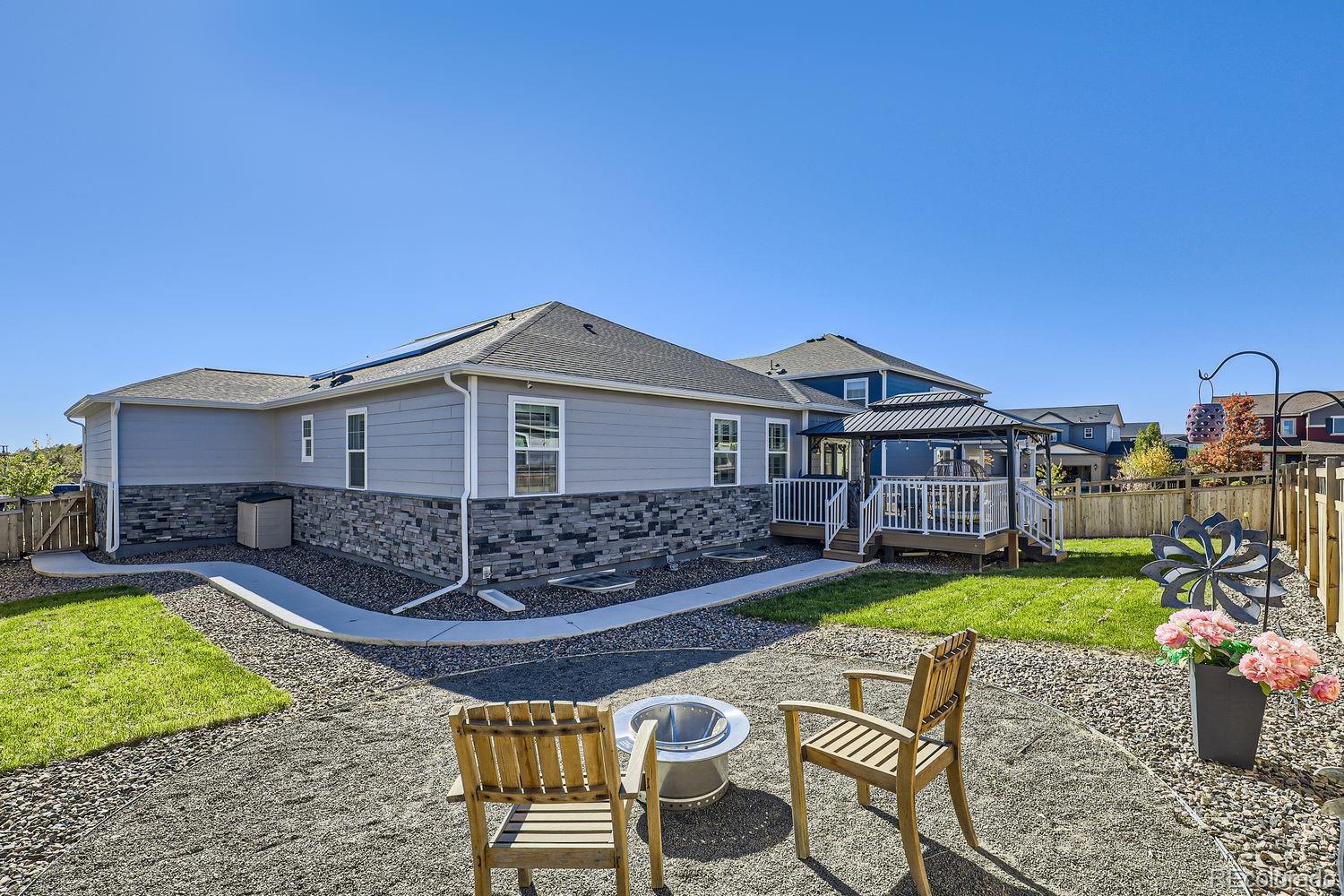 19931 61st Place, Aurora, CO 80019, 3 Bedrooms Bedrooms, ,2 BathroomsBathrooms,Residential,For Sale,61st,REC6160416