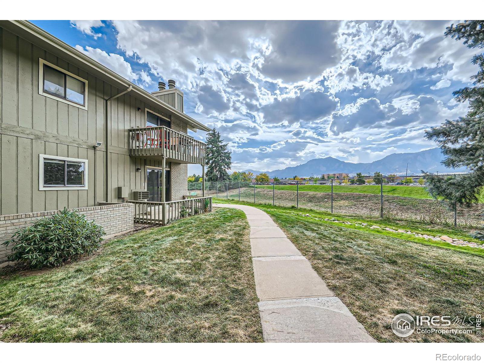 695 Manhattan Drive #101, Boulder, CO 80303, 2 Bedrooms Bedrooms, ,2 BathroomsBathrooms,Residential,For Sale,Manhattan,RECIR1020501