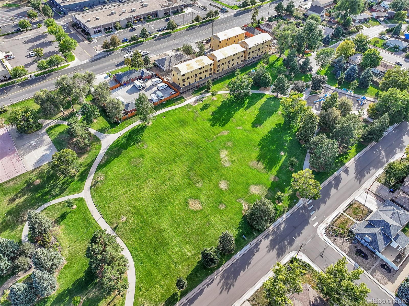 6646 W 52nd Avenue #B, Arvada, CO 80002, 3 Bedrooms Bedrooms, ,4 BathroomsBathrooms,Residential,For Sale,52nd,REC8328942